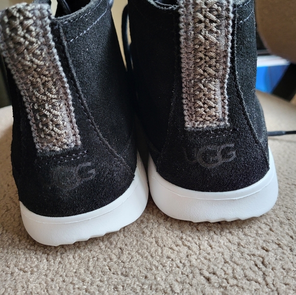 UGG Australia Black Suede Chukka Boots Size 9 - Picture 5 of 10